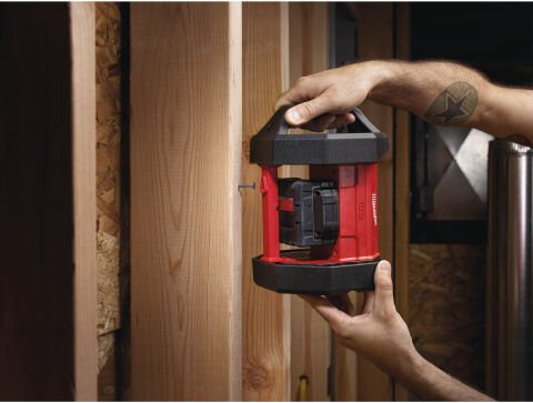 Milwaukee M18 AL-0 TRUEVIEW LED ALAN LAMBASI ( akü ve şarj cihazı dahil değildir )