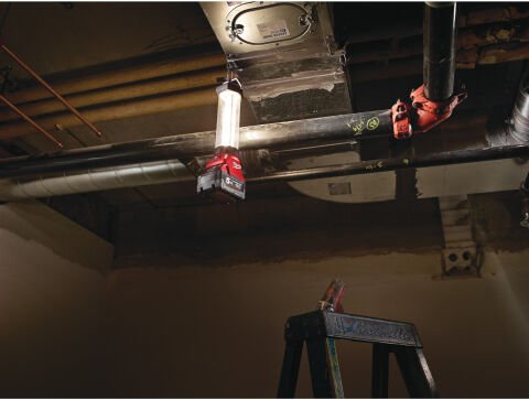 Milwaukee M18 LL-0 TRUEVIEW 360 DERECE FENER ( akü ve şarj cihazı dahil değildir )