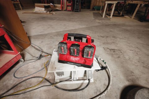 Milwaukee M18 PC6 PACKOUT™ HIZLI ŞARJ CİHAZI