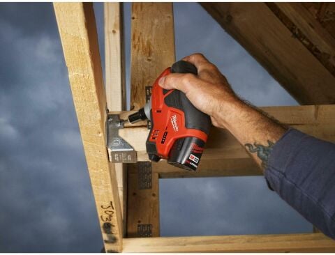 Milwaukee C12 PN-0 AKÜLÜ AVUÇ İÇİ ÇEKİÇ ( akü ve şarj cihazı dahil değildir )