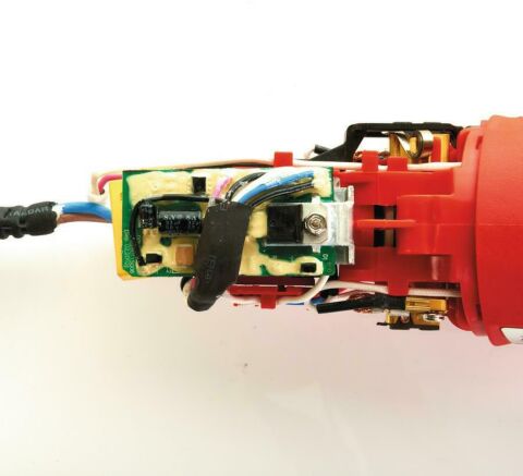 Milwaukee AGV 17-125 XE TAŞLAMA MOTORU
