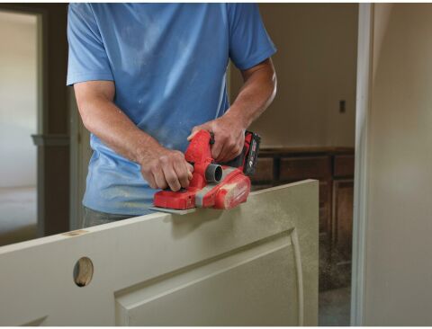 Milwaukee M18 BP-0 AKÜLÜ PLANYA ( akü ve şarj cihazı dahil değildir )