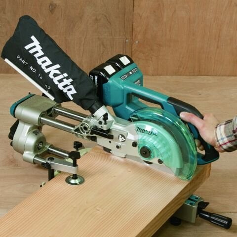 Makita DLS714RT2 Akülü Gönye Kesme Aleti
