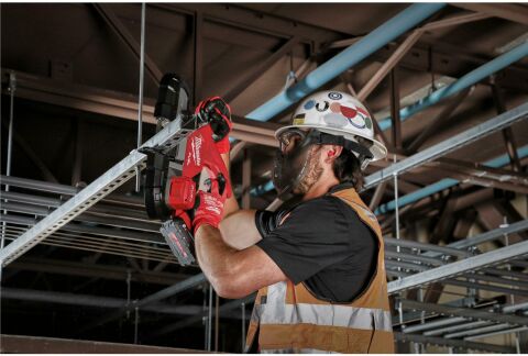 Milwaukee M18 FBS85-202C FUEL KOMPAKT BANT TESTERE