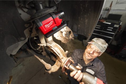 Milwaukee M12 PAL-0 AKÜLÜ KOMPAK LED LAMBA MANYETİK
