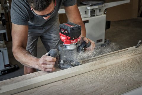 Milwaukee M18 FTR8-0X AKÜLÜ FREZE (ÇİFT TABANLI) 4933479073 ( akü ve şarj cihazı dahil değildir )