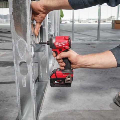 Milwaukee M18 FID3-0X DARBELİ VİDALAMA ( 226 NM ) ( akü ve şarj cihazı dahil değildir )