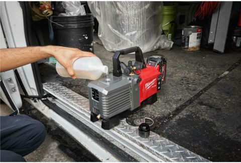 Milwaukee M18 FVP5-0 KLİMA GAZI VAKUM POMPASI ( akü ve şarj cihazı dahil değildir )