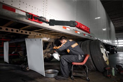 Milwaukee M18 ABL-0 KATLANIR MANYETİK ALAN AYDINLATMA ( akü ve şarj cihazı dahil değildir )