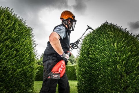 Milwaukee M18 FHETE22-802 ÇİT BUDAMA MAKİNASI 216 cm FORGE