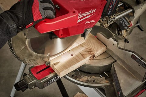 Milwaukee M18 FMS 305-121 AKÜLÜ GÖNYE KESME