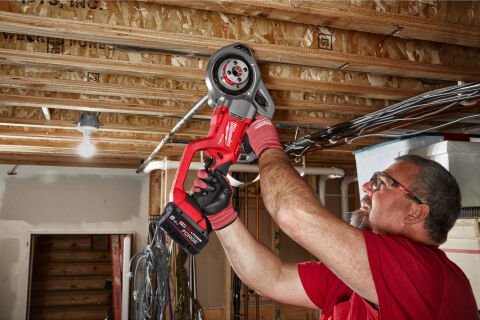 MILWAUKEE M18 FPT114-802C FUEL ONE-KEY Akülü 1 1/4'' Boru Diş Açma Makinesi (2x 8.0Ah Batarya + Şarj Cihazı)