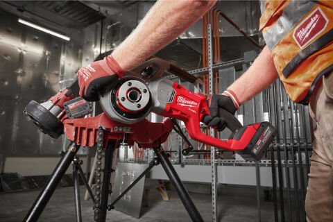 MILWAUKEE M18 FPT114-802C FUEL ONE-KEY Akülü 1 1/4'' Boru Diş Açma Makinesi (2x 8.0Ah Batarya + Şarj Cihazı)