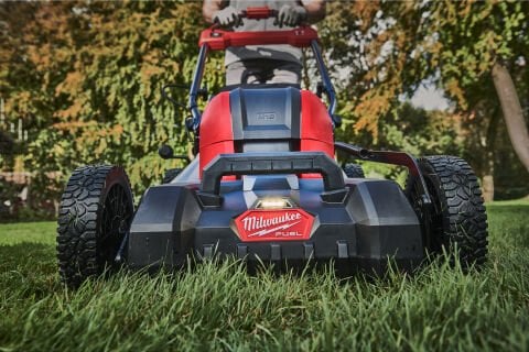 Milwaukee M18 F2LM46-802 TEKERLEKLİ ÇİM BİÇME MAKİNASI FORGE