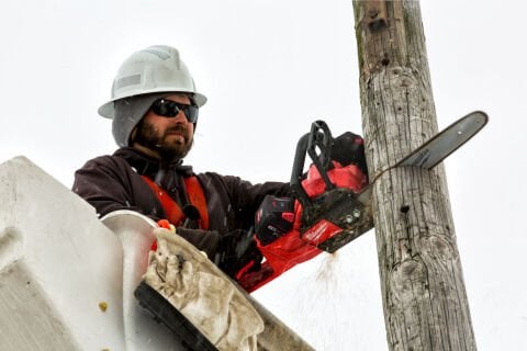 Milwaukee M18 FCHS35-122 AKÜLÜ ORMAN MOTORU 35CM FORGE