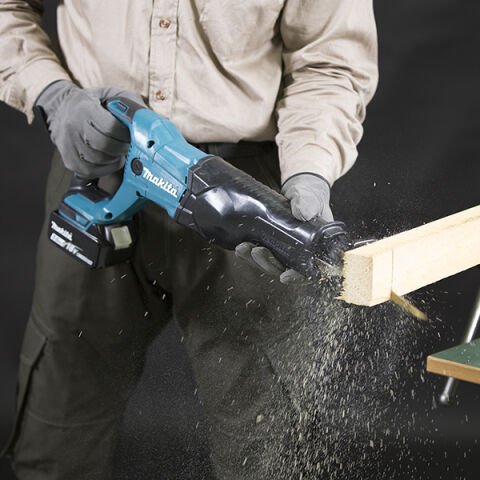 Makita DJR186RFE Çift Akülü Tilki Kuyruğu Testere